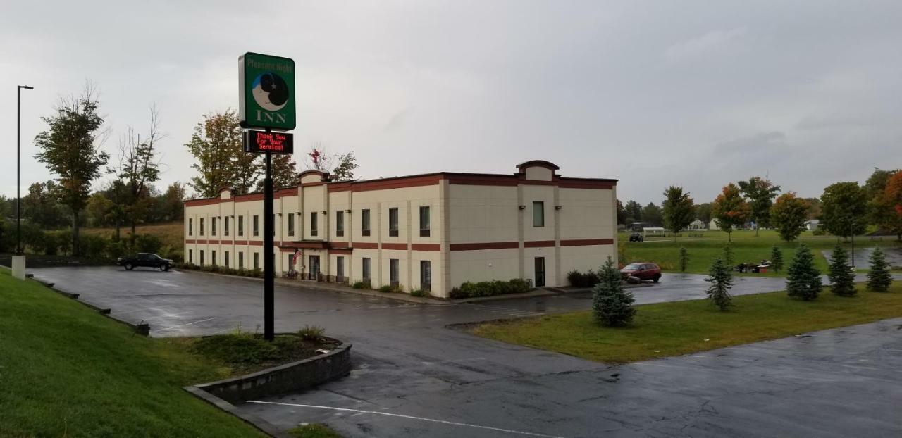 Pleasant Night Inn- Carthage Ny Exterior foto